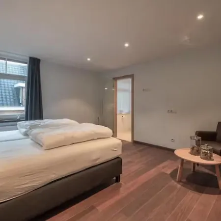 De Drie Zwanen Hostel Bruges